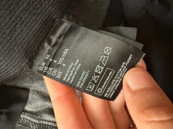 Elegantní kalhoty s bílými puntíky - 6