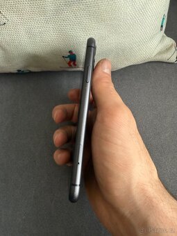 iPhone 11 – 64 GB – Black - 6