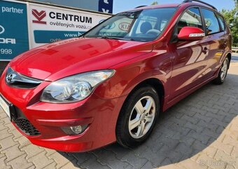 Hyundai i30 1.4-TEMPOMAT-KLIMA-ISOFIX - 6