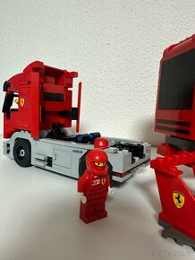 LEGO 8654 Scuderia Ferrari Truck - 6