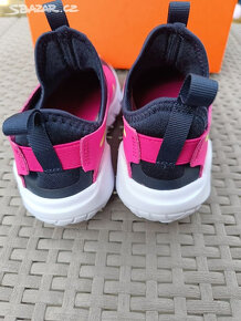 Nove dívčí nazouvaci boty NIKE vel. 34 a 35 - 6