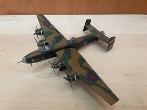 Létající pevnosti - modely letadel (1:144,1:200) - 6