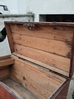 Stará dřevěná truhla - 6