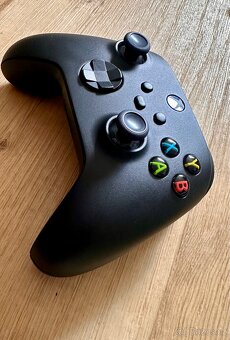 Xbox ovladač a nabíjecí stanice - 6