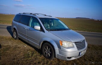 CHRYSLER TOWN & COUNTRY TOURING 2010 - 6