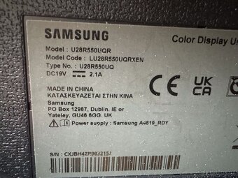 Monitor Samsung 28" v kufru - 6