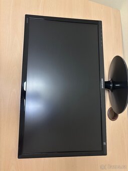 Monitor Samsung S24D300H – 24" Full HD, HDMI, VGA - 6