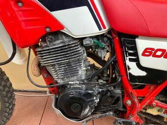 Yamaha XT 600 43F r.v.1987 bílé SPZ - 6