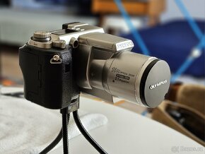 Olympus C-2100 Ultra Zoom - 6