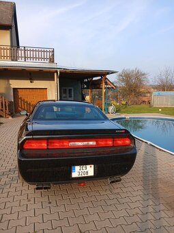 Dodge Challanger 6.1 SRT8 - 6