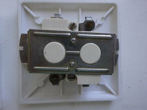 Zásuvky - 3ks - 6