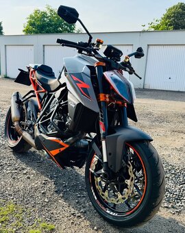 KTM  Superduke 1290 - 6