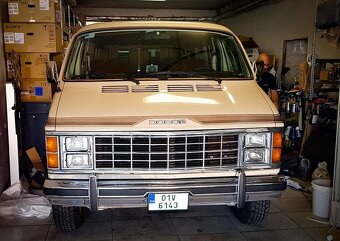 Dodge RAM 350 5.9L V8 1984, vynikající původní stav - 6