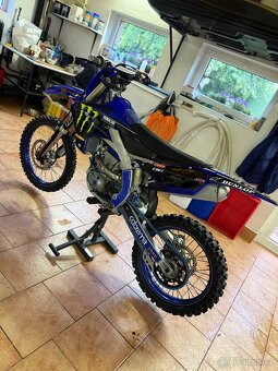 Yamaha YZF 450 - 6