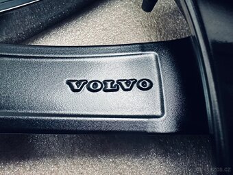 TOP zimní kola Volvo XC60 R19 originál - 6