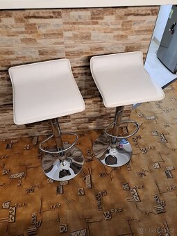 Rozkládací jídelní stůl se židlemi - 6