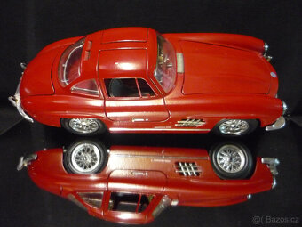 Mercedes Benz 300 SL vínový Bburago 1/18 - 6
