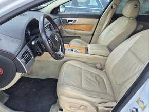 Jaguár XF 3.0 TDV6 vada motoru - 6