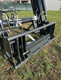 Čelní nakladač HYDRATRAC 1500 - 6