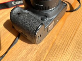 Canon 5D M IV + 50mm 1.8 stm + drobné video příslušenství - 6