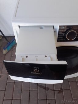 Sušička Electrolux Perfectcare 800. 1,5 roku stará-jako nová - 6