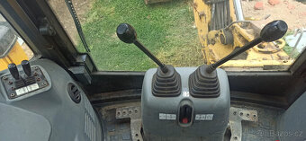 °°Traktorbagr Komatsu WB93R - 2008 Serviso v KOMATSU °° - 6