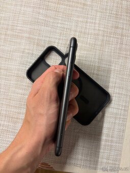 i Phone 11 64 B Cerna - 6