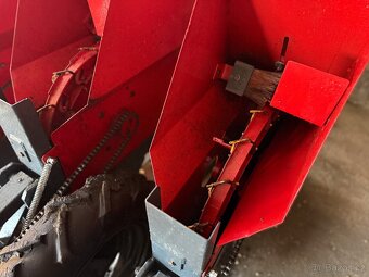 Sazeč česneku ERME - 6