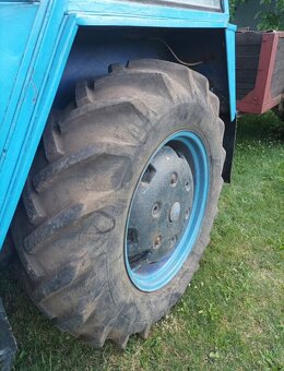 Prodám funkční garážovaný traktor Zetor 4611, r. v. 1969 - 6