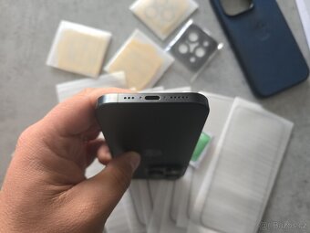 iPhone 15 Pro 128 GB, černý - 6