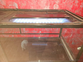 Prodám terarium 120 x 45 x 45 včetně osvětlení a výhřevu - 6