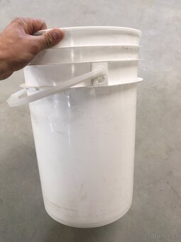 Kbelíky s víkem 20-22L HDPE - 6