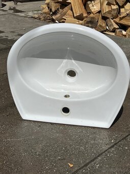 Umyvadlo/a 60cm - 6