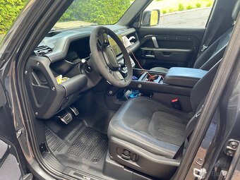Land Rover Defender V8 - 6