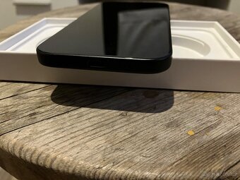 iPhone 16 128Gb černý - 6