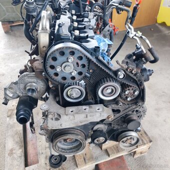 T5.1 2,0 TDI,5mist- 103kw,6tikvaltnáhradni dily - 6