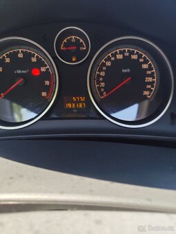 Opel Astra H 1.6i 16V - 6