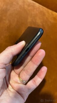 Prodám černý iPhone 11 128GB - 6