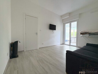 Prodej bytu 1+kk 36 m² Silvi, Itálie - 6