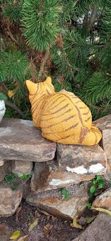 Zahradní dekorace- Dřímající kočka 1 - 6