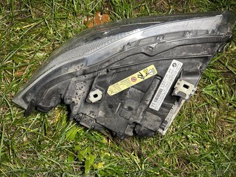 BMW E90 předfacelift xenonová světla - 6