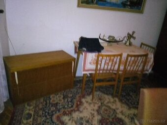 Prodám různý nábytek, kulatý rozkládací stůl - 6