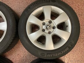 Originalní ALU kola Škoda 5x112 r16 letní pneu 5mm - 6