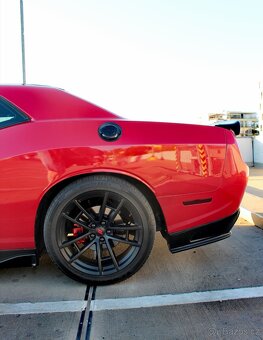 Dodge Challenger 5,7l V8 Hemi - 6