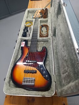 Fender Squier Jazz Bass - 6