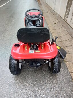 Prodám zahradní traktor MTD Racing - 6