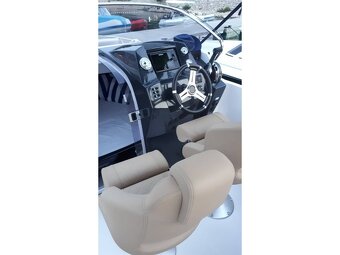 AM Yacht 565 + Mercury F 150 + trailer - POUŽITÁ - 6