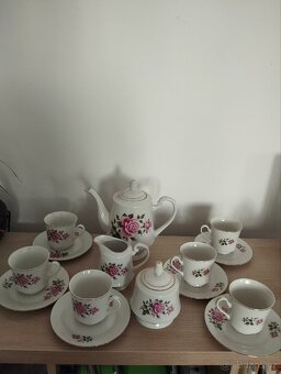 Prodám ručně foukané, broušené a malované skleněné soupravy. - 6