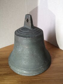 starý bronzový zvon s číslicí "9" nebo "20"-čtěte popis - 6