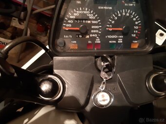 Suzuki GSX 750 EF - 6
